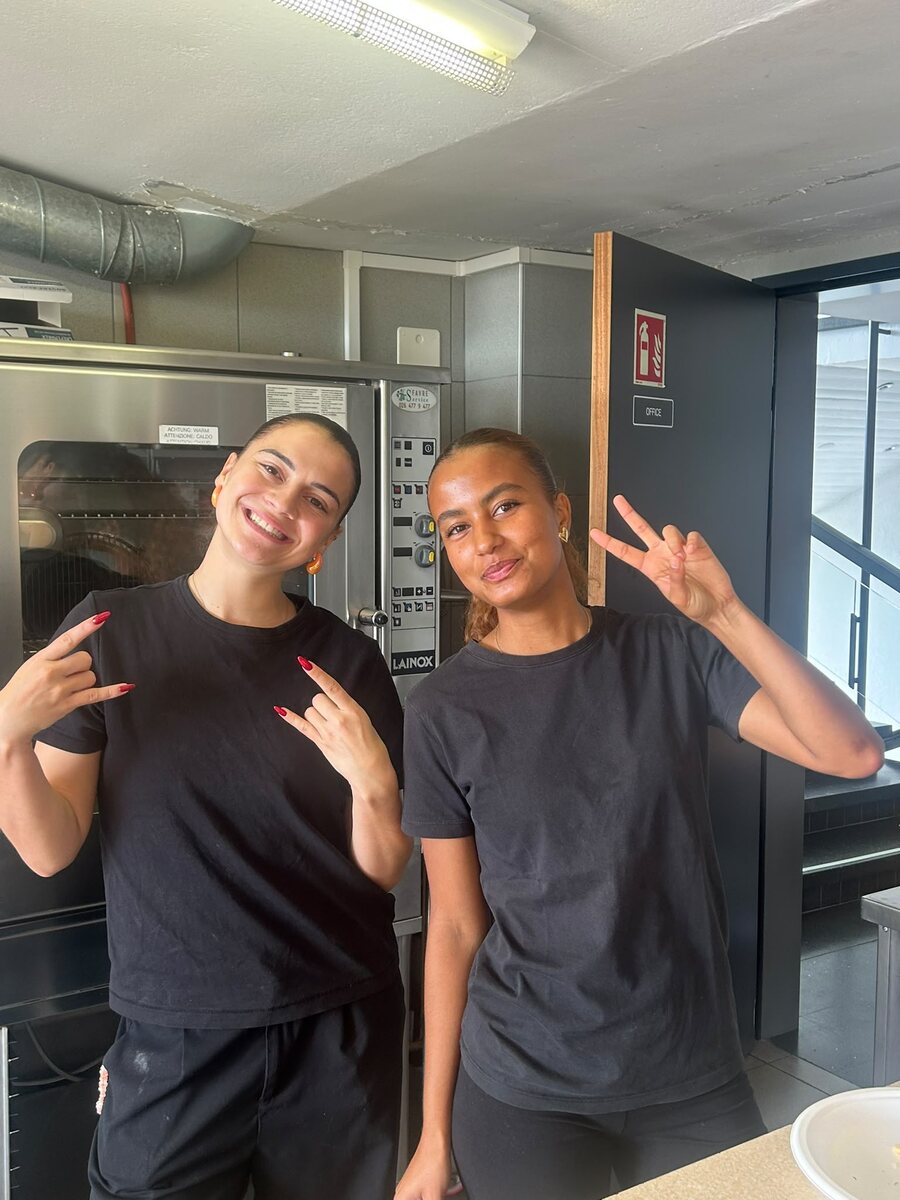 L'équipe du salon en cuisine