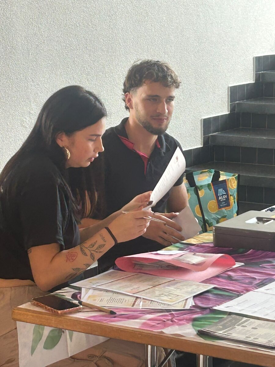 L'équipe du salon à l'accueil